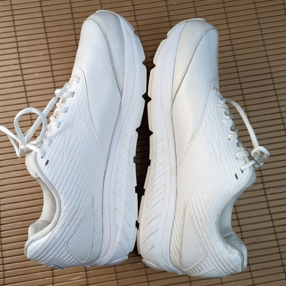 Brooks Addiction Walker 2 Triple White 1103181D142 Men's sz 13. 128.1pm - Picture 7 of 11